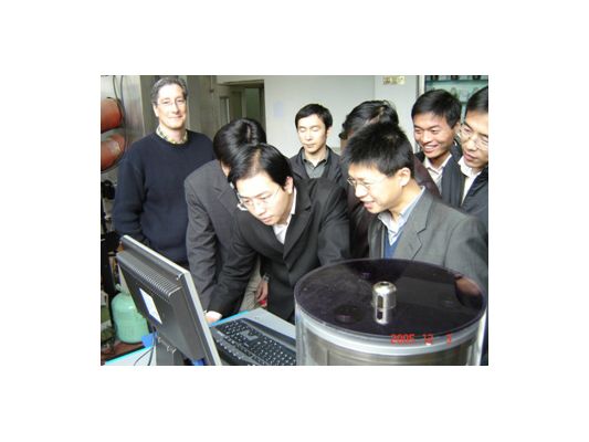 2005年12月國內(nèi)首臺(tái)SPT在江蘇交科院調(diào)試成功